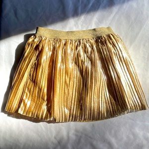 Toddler gold pleated skirt